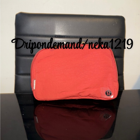 Lululemon Everywhere Belt Bag Large with Long Strap 2L- Magma - Picture 3 of 9